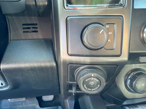 Used 2018 Ford F150 XLT w/ Equipment Group 302A Luxury AWD/4WD image 11