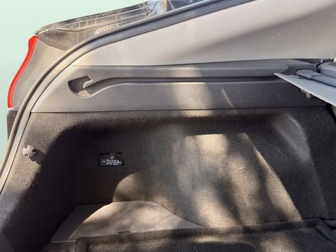 Used 2020 Hyundai Ioniq SE image 27