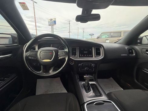 Used 2019 Dodge Charger SXT RWD image 13