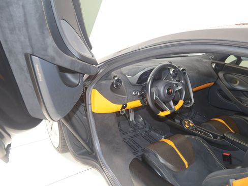 Used 2020 McLaren 570S Coupe RWD image 79