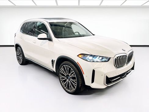 Used 2024 BMW X5 sDrive40i w/ Premium Package image 3