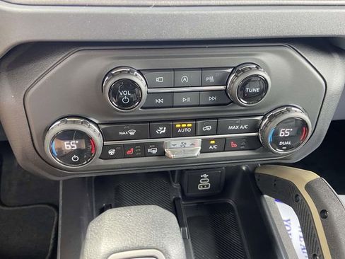 New 2026 Ford Bronco Badlands AWD/4WD image 18