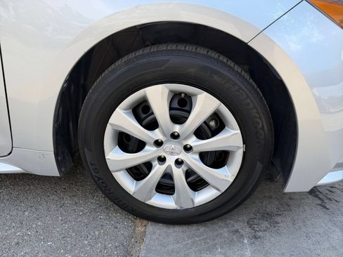 Used 2025 Toyota Corolla LE FWD image 28
