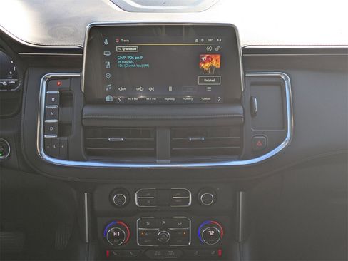 Used 2022 Chevrolet Suburban Z71 image 18