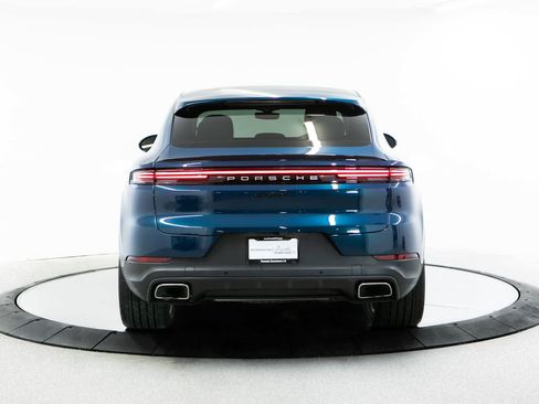 Certified 2024 Porsche Cayenne Coupe AWD/4WD image 6