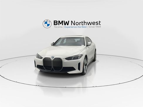Used 2025 BMW i4 xDrive40i w/ Premium Package AWD/4WD image 8