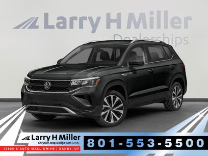 Used 2022 Volkswagen Taos SE w/ Panoramic Sunroof Package