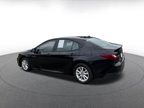 Used 2025 Toyota Camry LE image 9