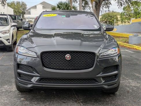 Used 2017 Jaguar F-PACE Prestige image 2
