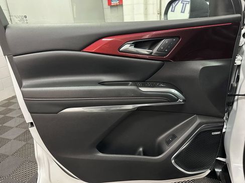 Used 2025 Chevrolet Traverse RS w/ LPO, Floor Liner Package AWD/4WD image 16