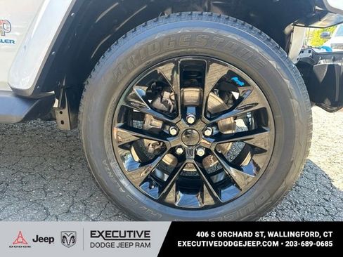 Used 2023 Jeep Wrangler Unlimited Sahara w/ Cold Weather Group AWD/4WD image 15