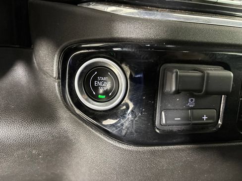 Used 2023 GMC Sierra 1500 SLE AWD/4WD image 16