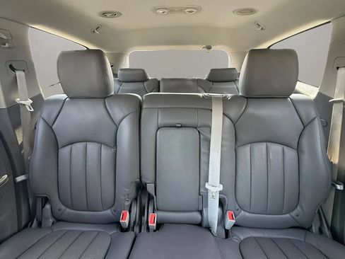 Used 2014 Chevrolet Traverse LS FWD image 21