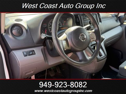 Used 2015 Nissan NV200 SV w/ Back Door Glass Package image 5