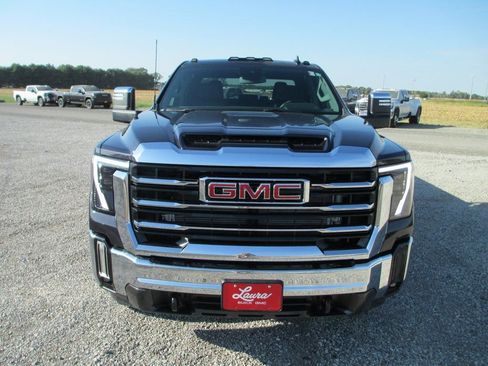 New 2026 GMC Sierra 3500 SLT w/ SLT Convenience Package image 11