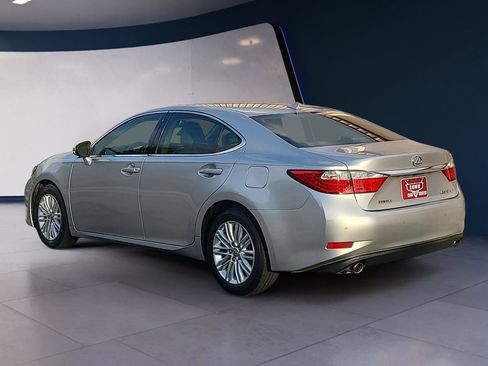 Used 2013 Lexus ES 350 w/ Luxury Pkg FWD image 3