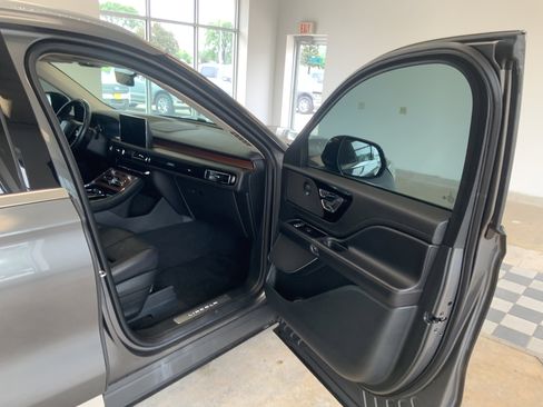 Used 2023 Lincoln Aviator Reserve image 20