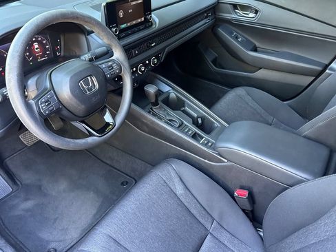 Certified 2025 Honda Accord SE image 3