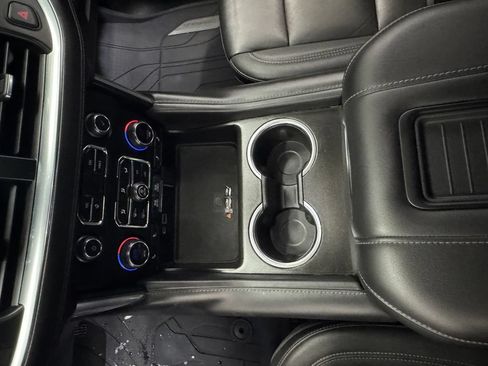 Used 2023 Chevrolet Suburban Z71 AWD/4WD image 33