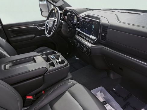Used 2025 Chevrolet Silverado 2500 LTZ AWD/4WD image 31