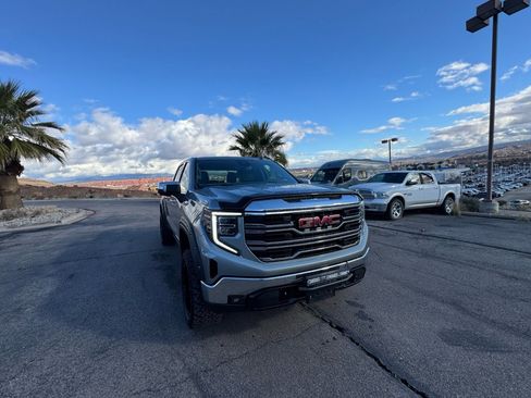 Used 2023 GMC Sierra 1500 SLT w/ X31 Off-Road Package image 7