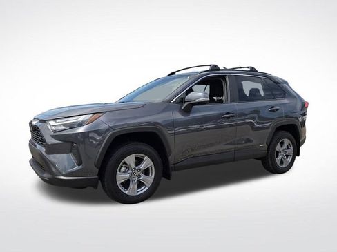 Used 2025 Toyota RAV4 XLE AWD/4WD image 5