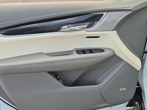Certified 2024 Cadillac XT6 Premium Luxury AWD/4WD image 21