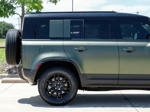 New 2026 Land Rover Defender 110 S AWD/4WD image 8