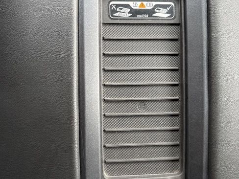 Used 2017 GMC Yukon XL SLT w/ Open Road Package image 17