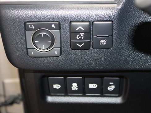 Used 2022 Lexus GX 460 Premium w/ Premium Package AWD/4WD image 19