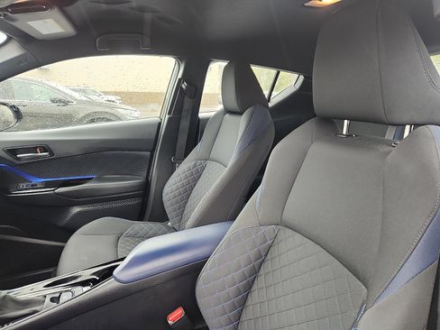 Used 2021 Toyota C-HR XLE FWD image 21