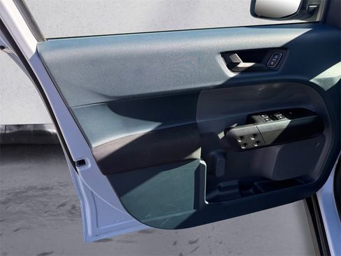 Used 2025 Ford Maverick XL image 18