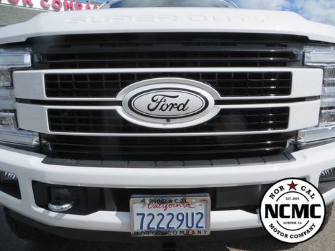 Used 2019 Ford F350 Platinum w/ Platinum Ultimate Package AWD/4WD image 17