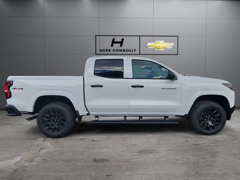 New 2026 Chevrolet Colorado W/T w/ WT Custom Package AWD/4WD image 6