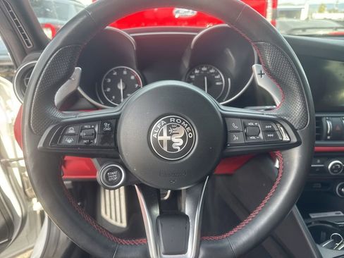 Used 2021 Alfa Romeo Giulia Ti Sport image 9