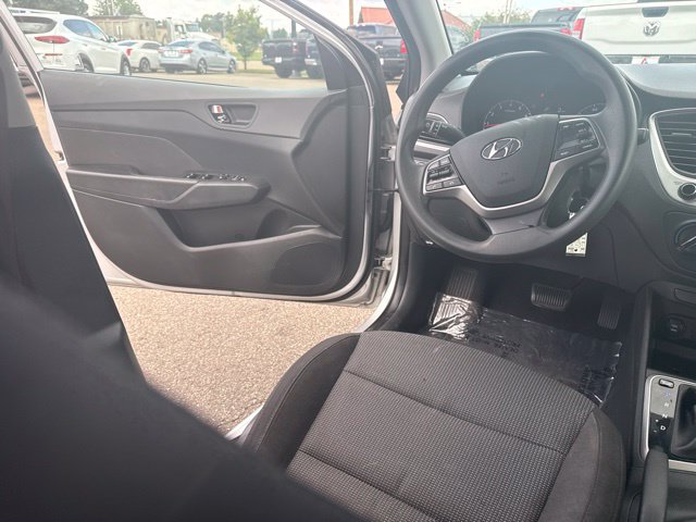 Used 2021 Hyundai Accent SE FWD image 15