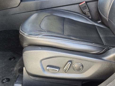 Used 2017 Ford Explorer Limited image 28