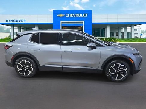 New 2026 Chevrolet Equinox EV LT image 5