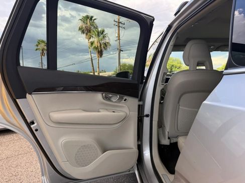 Used 2017 Volvo XC90 T6 Momentum AWD/4WD image 36