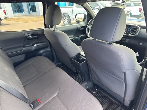 Used 2017 Toyota Tacoma TRD Off-Road image 21
