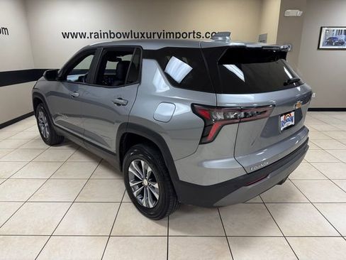Used 2025 Chevrolet Equinox LT FWD image 4