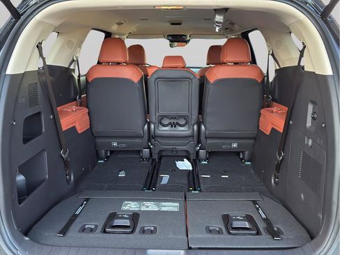 New 2026 Kia Carnival EX image 9