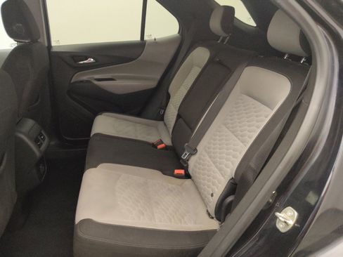Used 2020 Chevrolet Equinox LS w/ LPO, Chrome Package FWD image 18