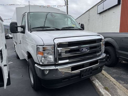 New 2026 Ford E-350 and Econoline 350 Super Duty w/ Power Equipment Group image 4