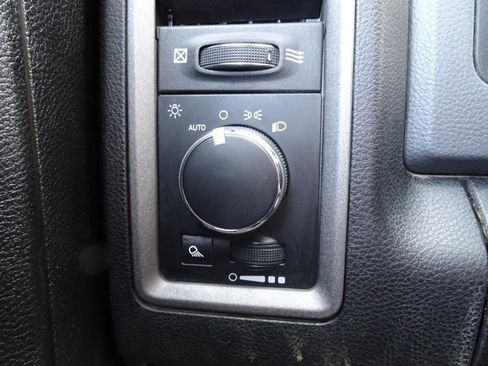 Used 2018 RAM 2500 Tradesman image 24