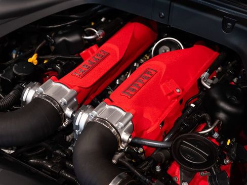 Certified 2017 Ferrari California T RWD image 19