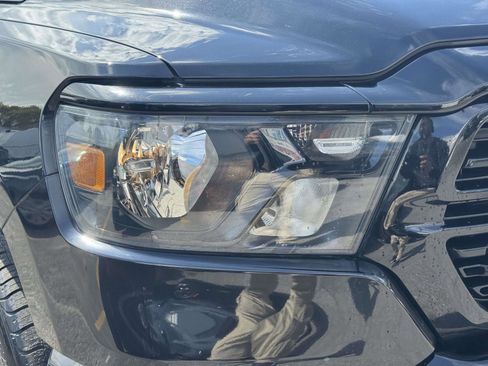 Used 2023 RAM 1500 Big Horn AWD/4WD image 10