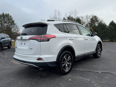 Used 2016 Toyota RAV4 XLE image 9