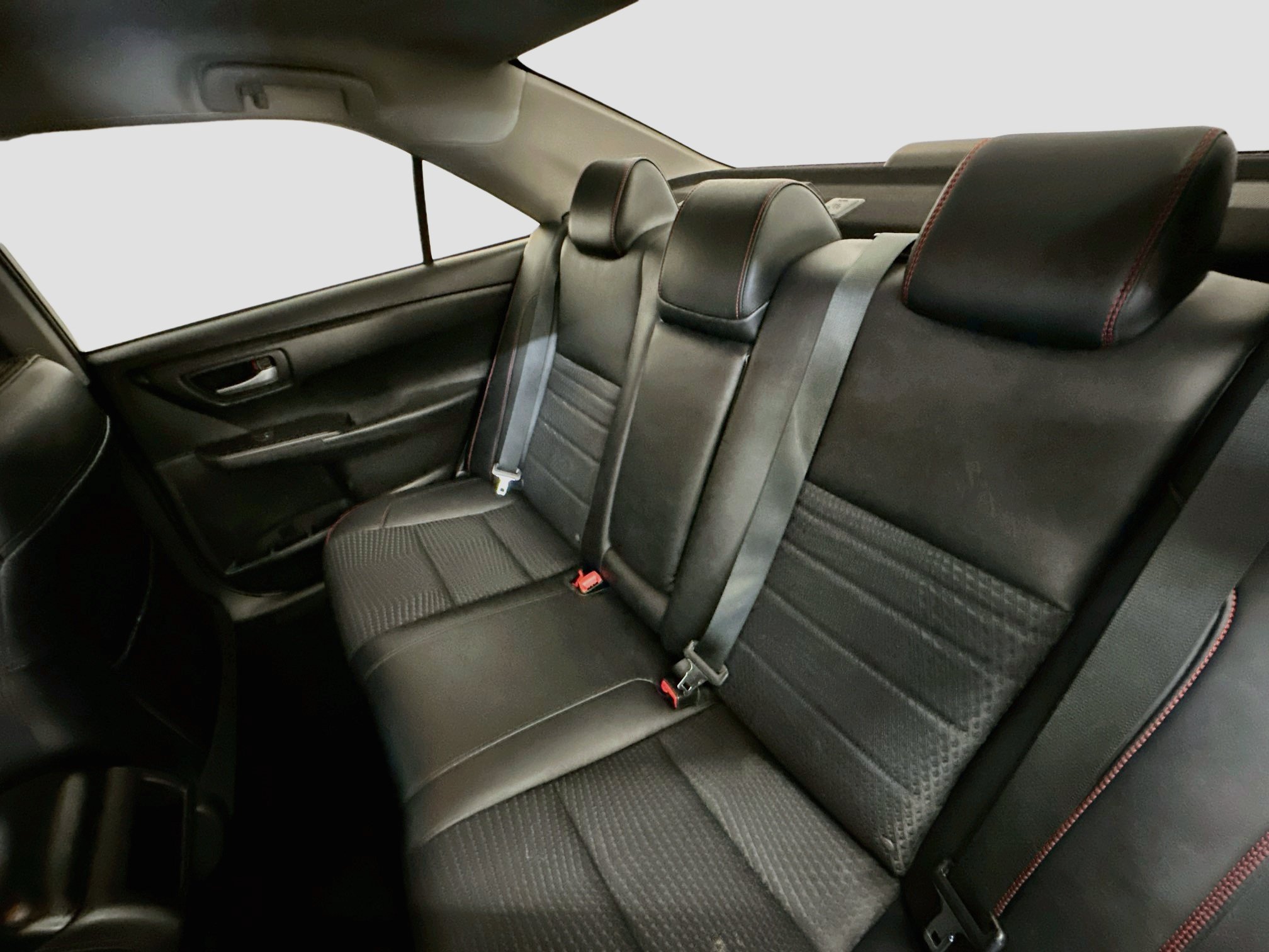 Used 2015 Toyota Camry SE FWD image 27