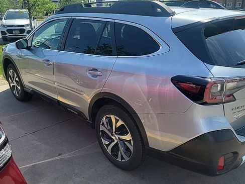 Used 2022 Subaru Outback Limited AWD/4WD image 4